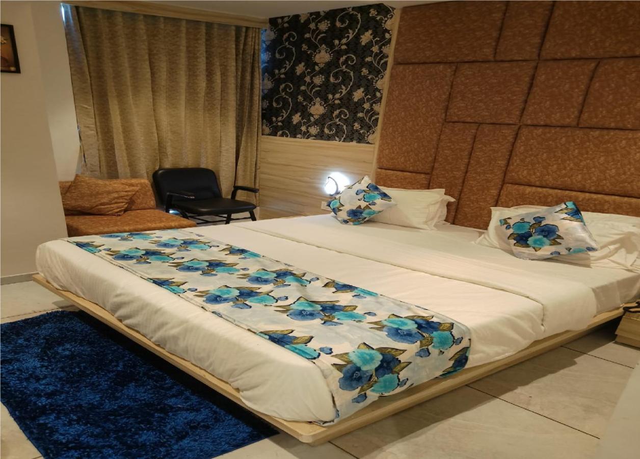 Hotel Lotus Villa Amhedabad Dış mekan fotoğraf