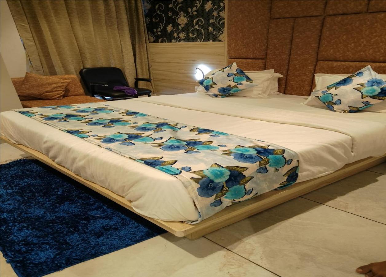 Hotel Lotus Villa Amhedabad Dış mekan fotoğraf