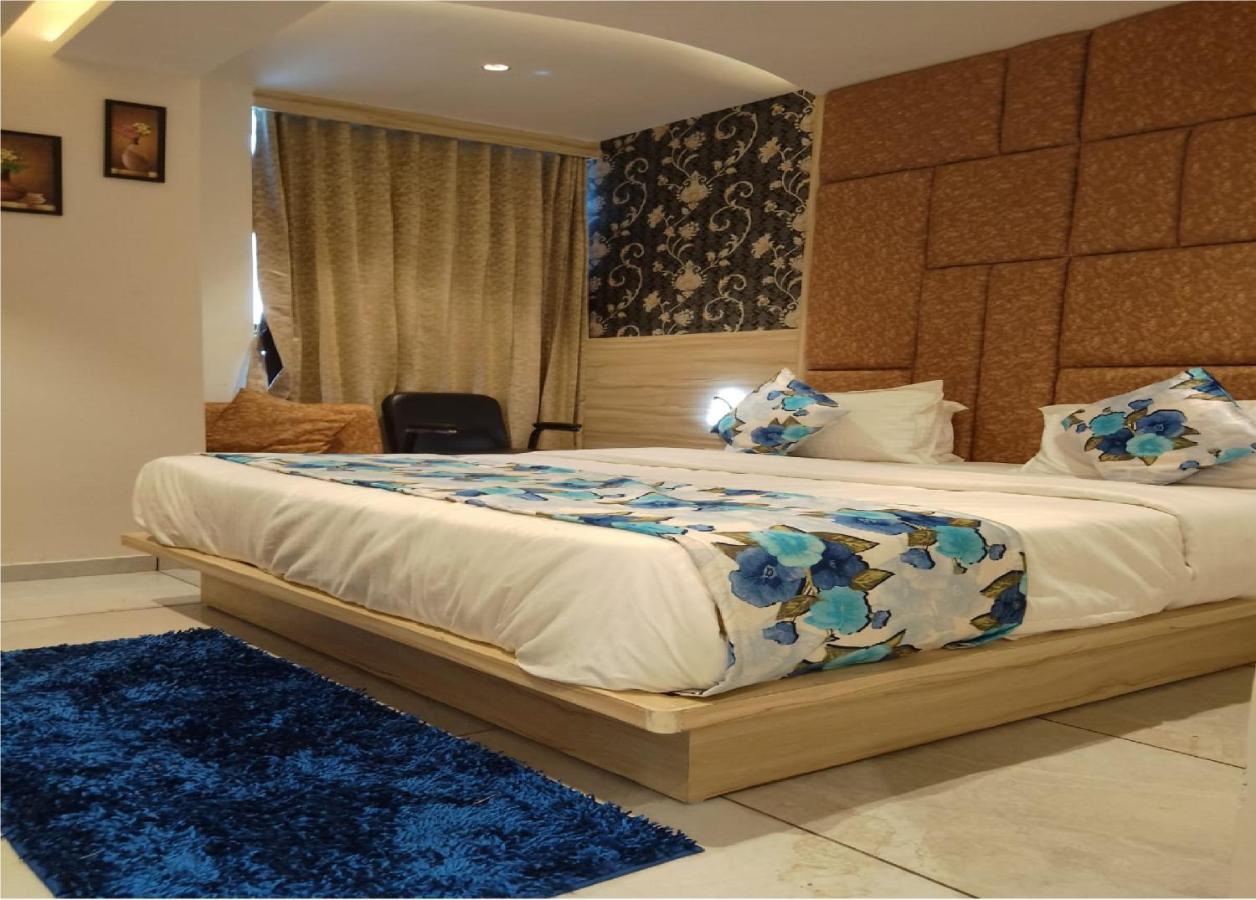 Hotel Lotus Villa Amhedabad Dış mekan fotoğraf