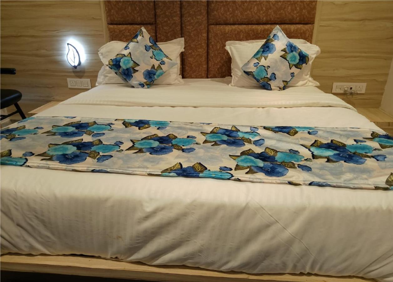 Hotel Lotus Villa Amhedabad Dış mekan fotoğraf