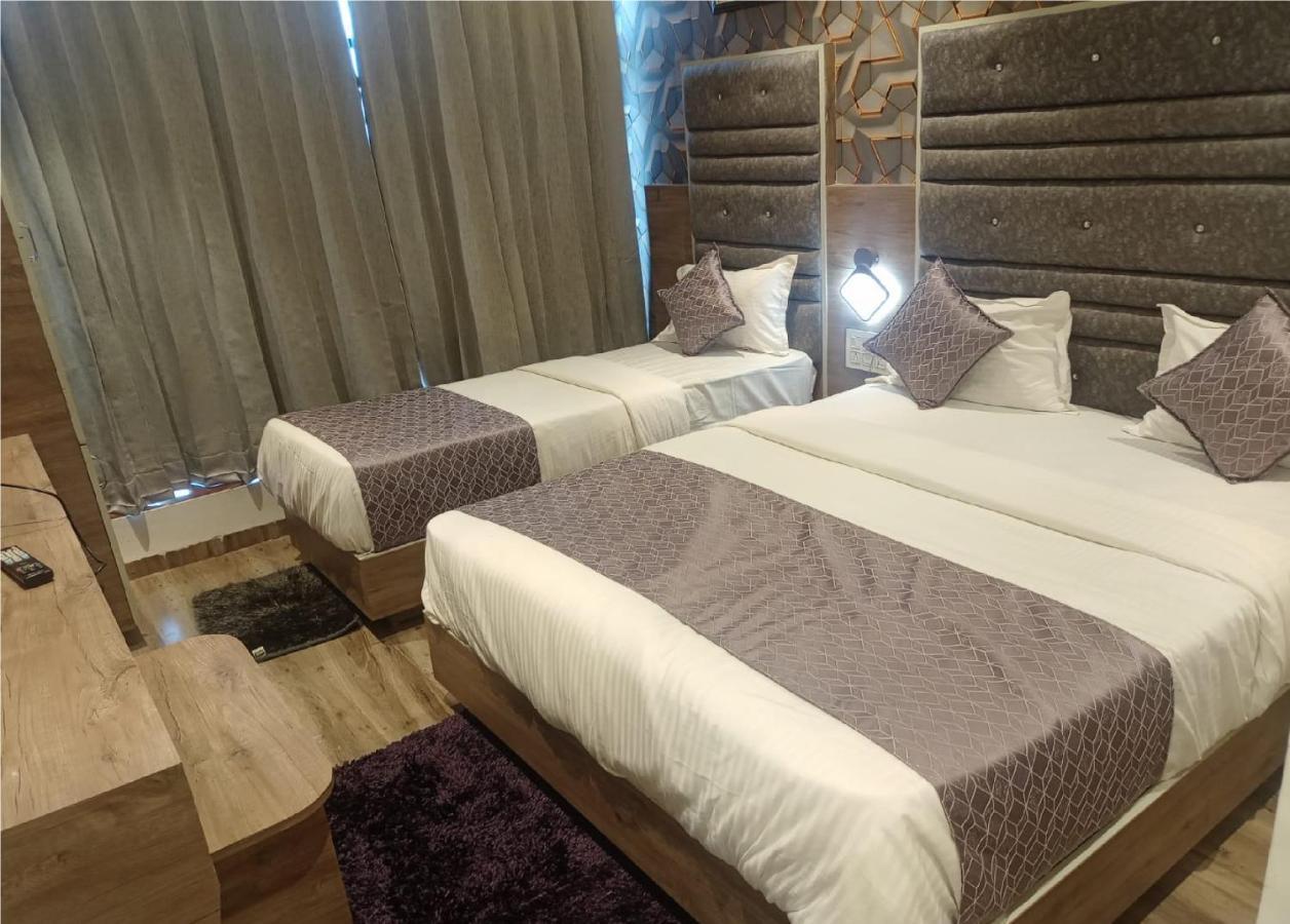 Hotel Lotus Villa Amhedabad Dış mekan fotoğraf
